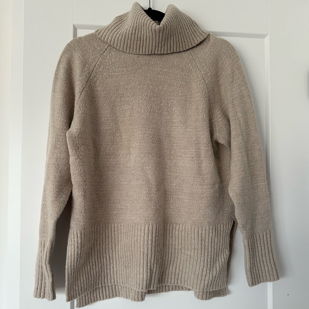 Dynamite turtleneck (size small)